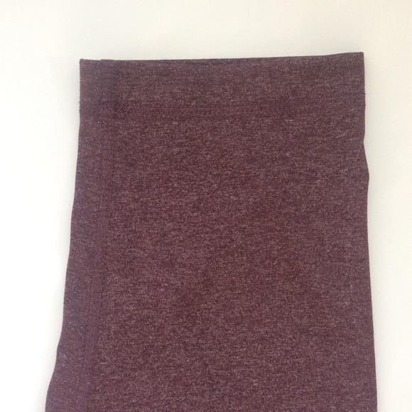 Cropped Athletic Leggings - Picture 4 of 5